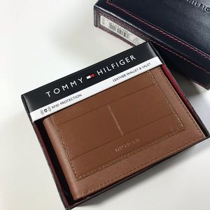 TOMMY HILFIGER tan leather bifold wallet